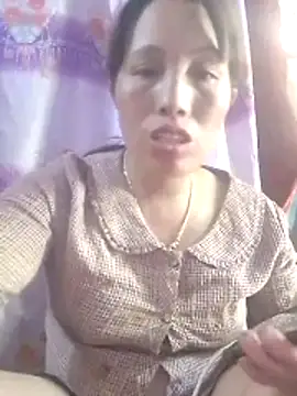 Snapshot of Gummiesu chatting on April 9, 2026, 6:13 am Gummiesu online show from April 9, 2026, 6:13 am