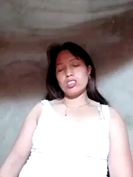 Snapshot of Gummiesu chatting on April 12, 2026, 10:04 pm Gummiesu online show from April 12, 2026, 10:04 pm