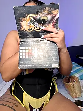 curly girl 31 online show from May 28, 2026, 7:55 pm