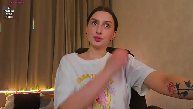 Snapshot of Celine_Coello chatting on April 10, 2026, 12:10 pm Celine Coello online show from April 10, 2026, 12:10 pm