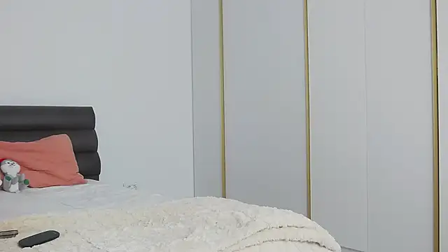 LunaVibes  online show from February 11, 2026, 6:07 am