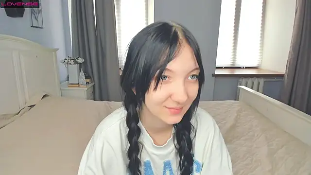 RoxanneComisky online show from February 6, 2026, 8:40 am