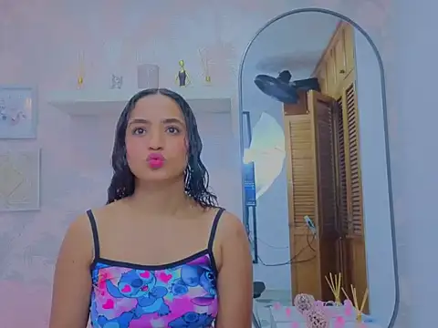 Emma Thompssonn online show from February 21, 2026, 12:17 pm