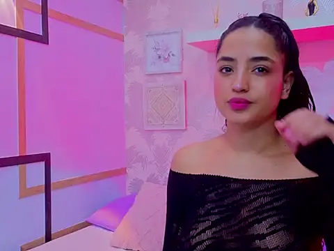 Emma Thompssonn online show from March 7, 2026, 12:02 pm