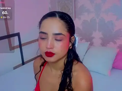 Snapshot of Emma_Thompssonn chatting on June 10, 2026, 12:15 pm Emma Thompssonn online show from June 10, 2026, 12:15 pm