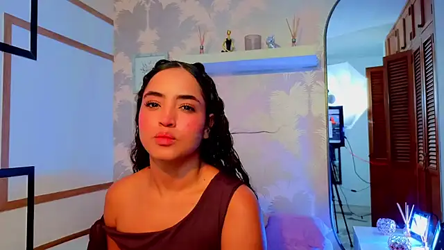 Snapshot of Emma_Thompssonn chatting on July 9, 2026, 12:09 pm Emma Thompssonn online show from July 9, 2026, 12:09 pm