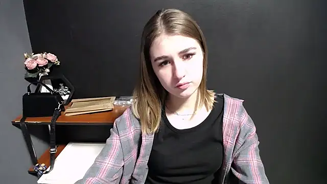 Sunny siren online show from February 19, 2026, 1:29 pm