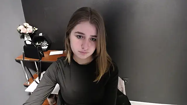 Sunny siren online show from March 11, 2026, 2:01 pm