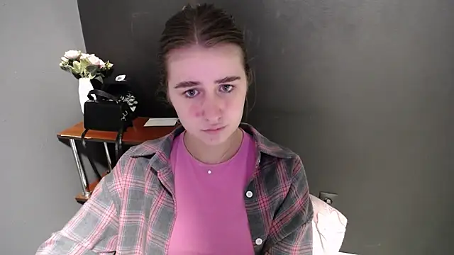 Sunny siren online show from March 12, 2026, 1:39 pm