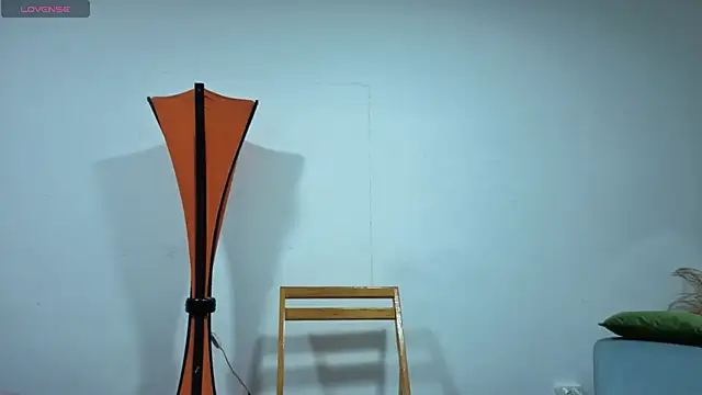 fransheskarossi online show from April 15, 2026, 12:34 pm