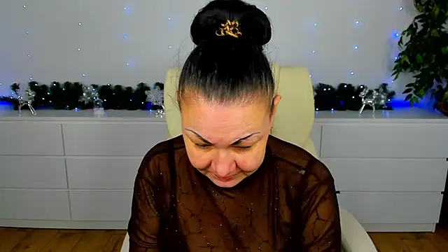 IrissMoon online show from January 17, 2026, 6:51 am