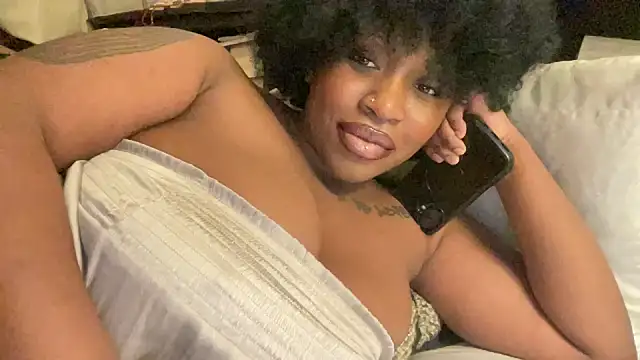 Snapshot of mayluvsu chatting on March 15, 2026, 4:18 am mayluvsu online show from March 15, 2026, 4:18 am