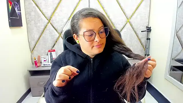 Sarah Boobs  online show from May 28, 2026, 3:48 am