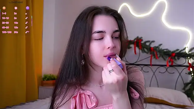 Snapshot of MirnaTellado chatting on February 21, 2026, 7:04 pm MirnaTellado online show from February 21, 2026, 7:04 pm