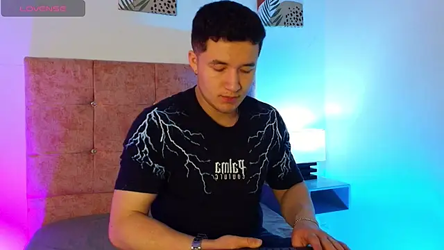 Alexander Connor online show from March 13, 2026, 12:01 pm