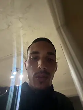 piccolo2002 online show from April 16, 2026, 5:36 pm