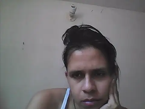 Snapshot of mitzukywinteer chatting on February 5, 2026, 5:17 pm mitzukywinteer online show from February 5, 2026, 5:17 pm