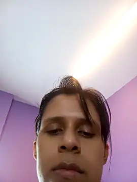 Snapshot of mitzukywinteer chatting on February 28, 2026, 8:10 pm mitzukywinteer online show from February 28, 2026, 8:10 pm