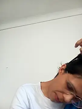 mitzukywinteer online show from March 31, 2026, 8:42 pm