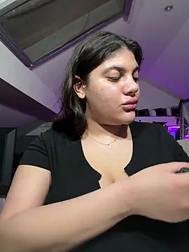 MinaKhalina online show from February 10, 2026, 8:02 pm