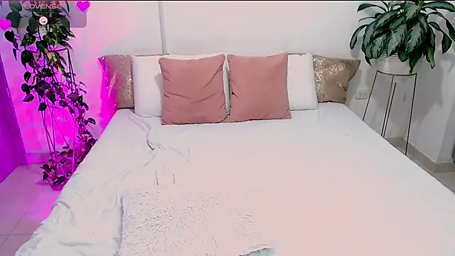 Snapshot of Haylin_bex chatting on February 3, 2026, 2:53 am Haylin bex online show from February 3, 2026, 2:53 am