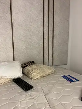 lilithdya online show from April 17, 2026, 1:52 am