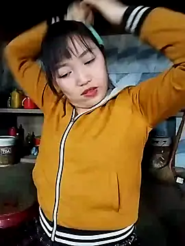 lia-coy online show from February 20, 2026, 3:36 am