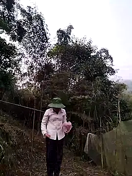 lia-coy online show from March 29, 2026, 2:22 am