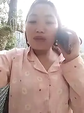 lia-coy online show from April 6, 2026, 11:22 am