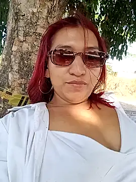 roxxy white online show from February 5, 2026, 8:13 pm