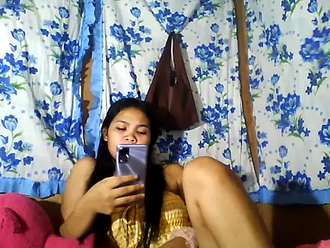 PinaySkinnyJust18 online show from June 28, 2026, 4:29 am