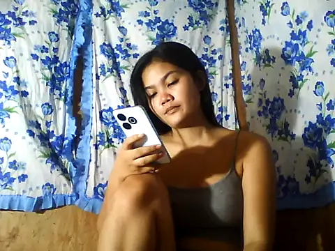 PinaySkinnyJust18 online show from July 5, 2026, 9:44 pm