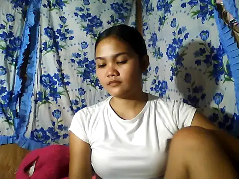 PinaySkinnyJust18 online show from July 6, 2026, 9:50 am