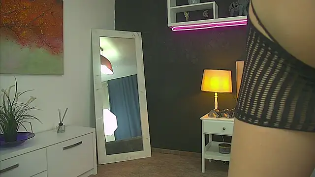 TaniaKaverina online show from June 3, 2026, 6:27 am