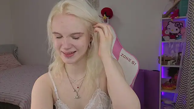 Mia WaterFall online show from April 10, 2026, 3:23 am