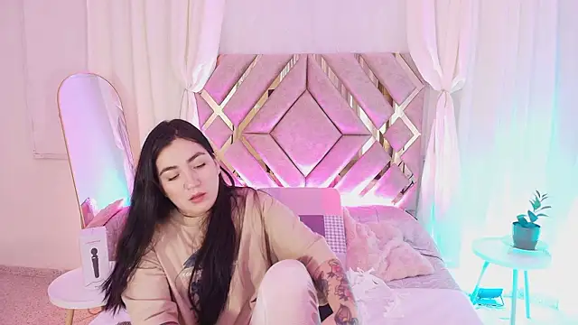 KathiaJenner online show from March 17, 2026, 1:36 pm