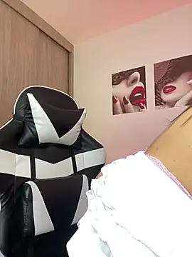 saray mendozaa online show from July 16, 2026, 8:48 pm