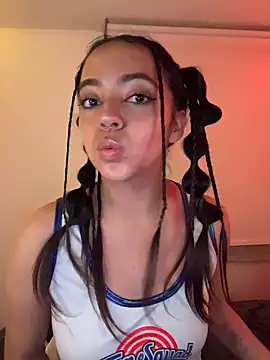 laraa rous online show from May 8, 2026, 4:18 am