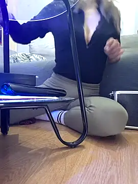 Milifalcon online show from February 10, 2026, 3:32 am