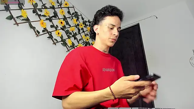 Maxxx bigcockx online show from May 22, 2026, 3:24 am