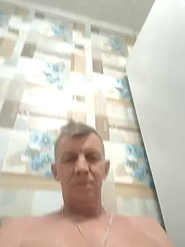 Snapshot of andrei73200 chatting on February 13, 2026, 2:40 am andrei73200 online show from February 13, 2026, 2:40 am