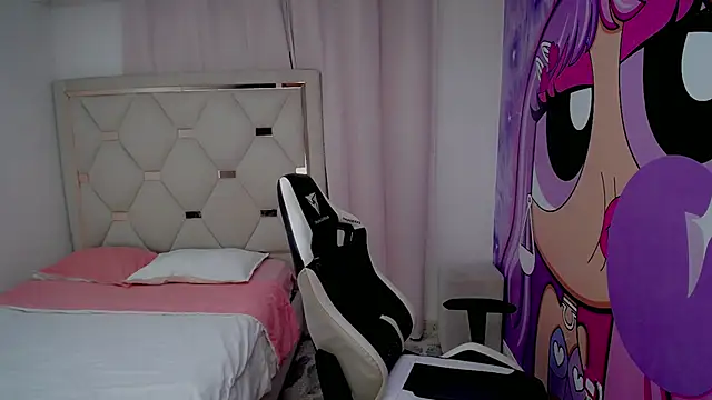 Akyra latinn online show from February 4, 2026, 1:28 pm