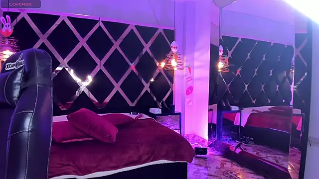 Lucia 24x online show from April 18, 2026, 7:58 pm