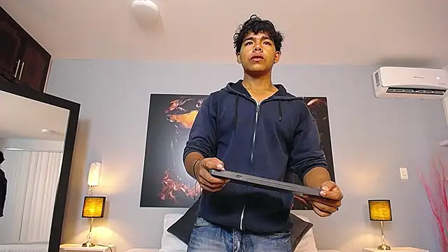 Snapshot of DanielHaloran chatting on February 4, 2026, 1:17 pm DanielHaloran online show from February 4, 2026, 1:17 pm