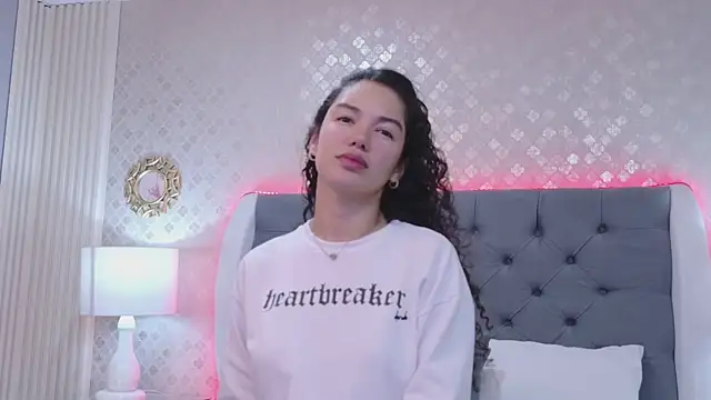 RoxanaAngel online show from February 12, 2026, 1:17 pm