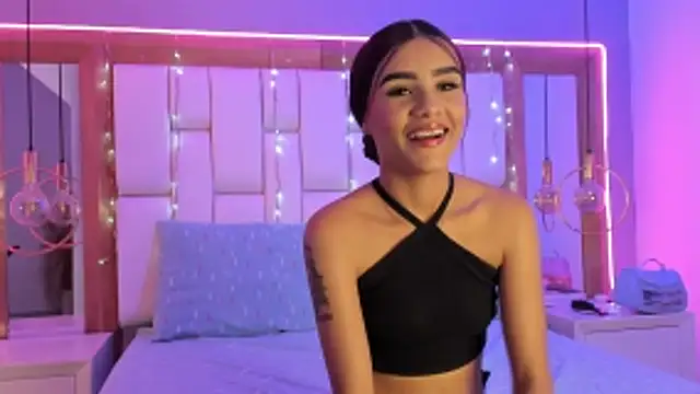 StefanyCondia online show from February 11, 2026, 6:02 pm