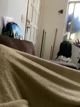 Snapshot of hudson19cm chatting on February 11, 2026, 2:11 pm hudson19cm online show from February 11, 2026, 2:11 pm