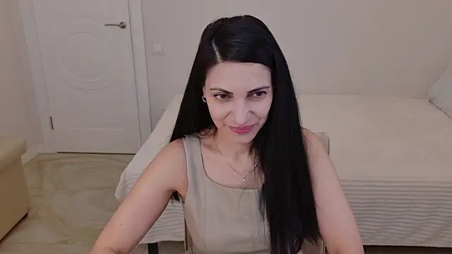 LovelyBeatrice online show from March 12, 2026, 11:05 am