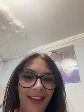HiddendesireXO01 online show from June 27, 2026, 7:41 pm