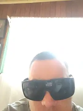 LUis3194 online show from May 16, 2026, 11:14 pm